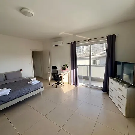 Martina Apartman San Ġiljan